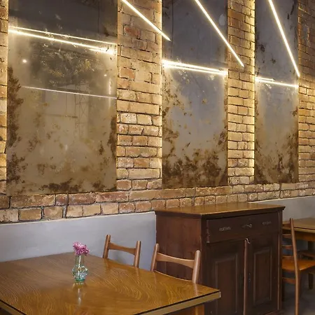 Savamala Place Bed and Breakfast 3*